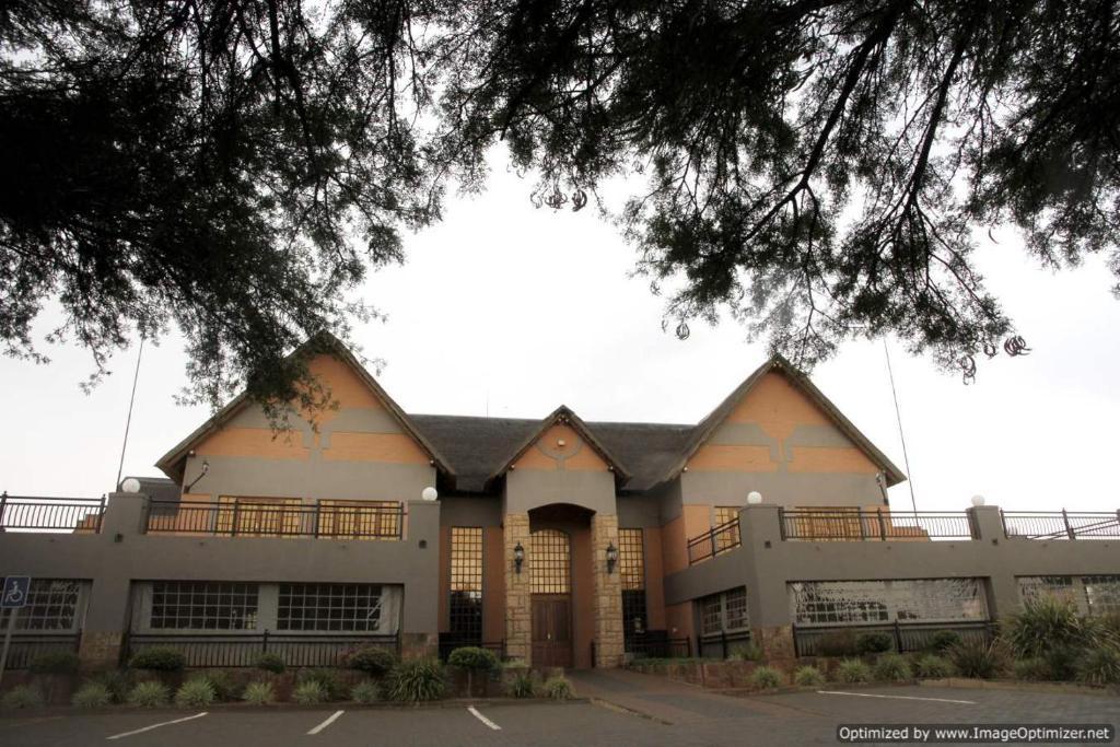 Bains Lodge Bloemfontein Ngoại thất bức ảnh